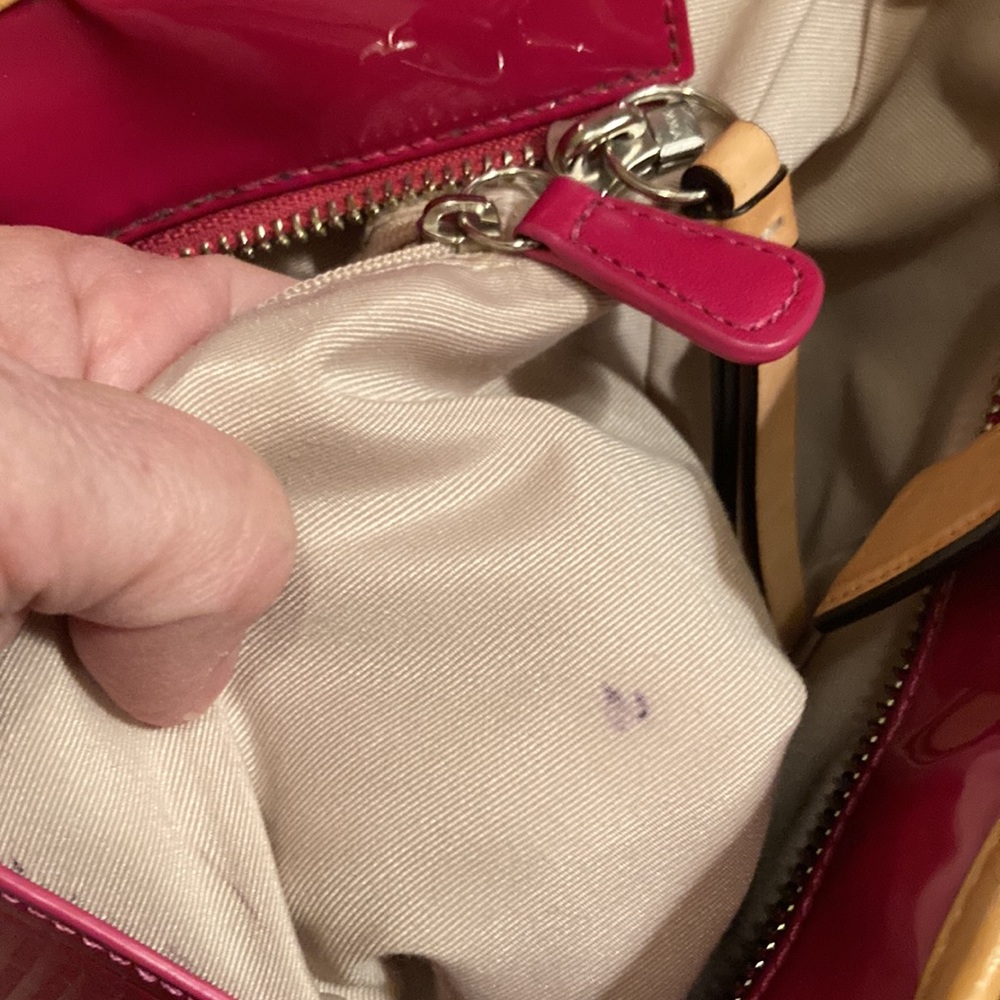 COACH. RASPBERRY LIGHT BROWN TRIM!  Gorgeous patent leather!  EUC. WITH DUST BAG - Picture 9 of 16